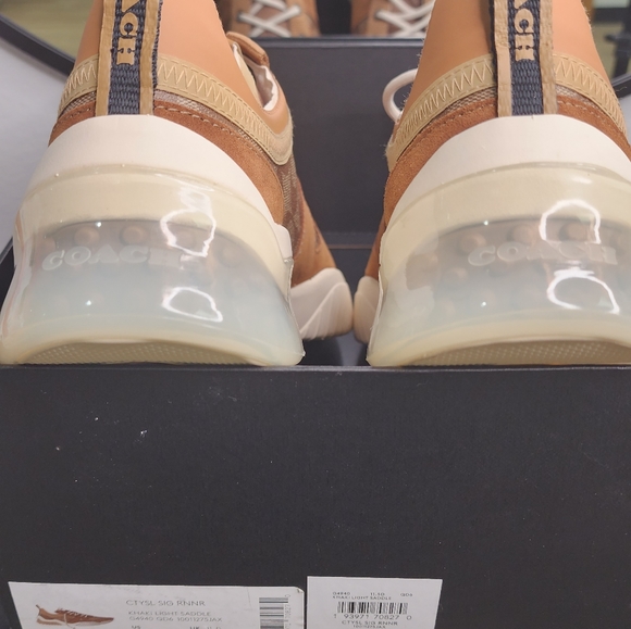 Authentic COACH signature Runner classic Khaki Light Sandle ✨️ - Picture 16 of 17